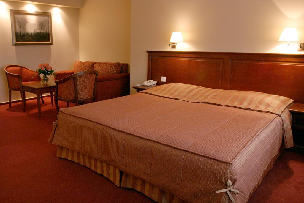 Hotel Prezydencki 3-Star Rzeszów Szoba fotó