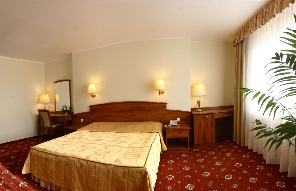 Hotel Prezydencki 3-Star Rzeszów Kültér fotó