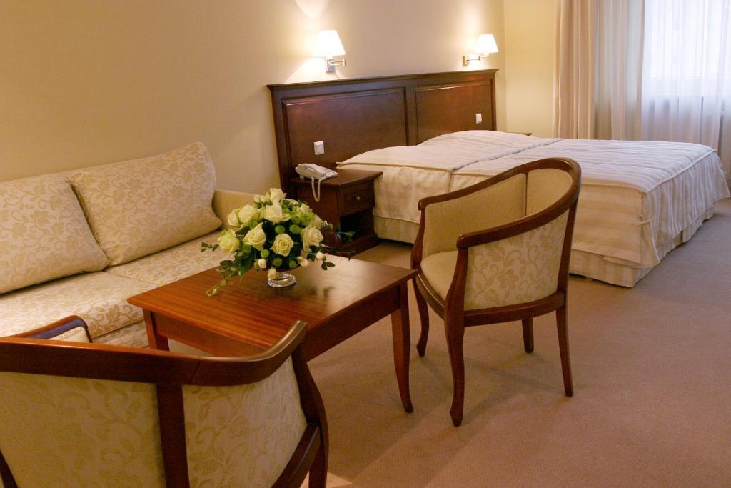 Hotel Prezydencki 3-Star Rzeszów Szoba fotó